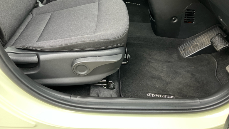 Hyundai INSTER 85kW 02 49kWh 5dr Auto Electric Hatchback